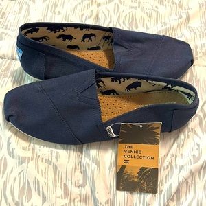NWT Toms Alpargatas Navy Blue